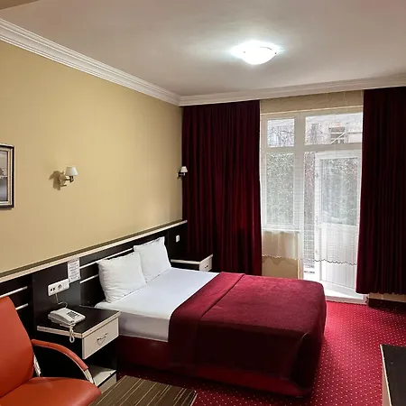Hotel Mina 1 2*