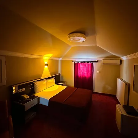Hotel Mina 1 2*