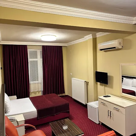 Hotel Mina 1 2*