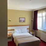 Hotel Mina 1 2*
